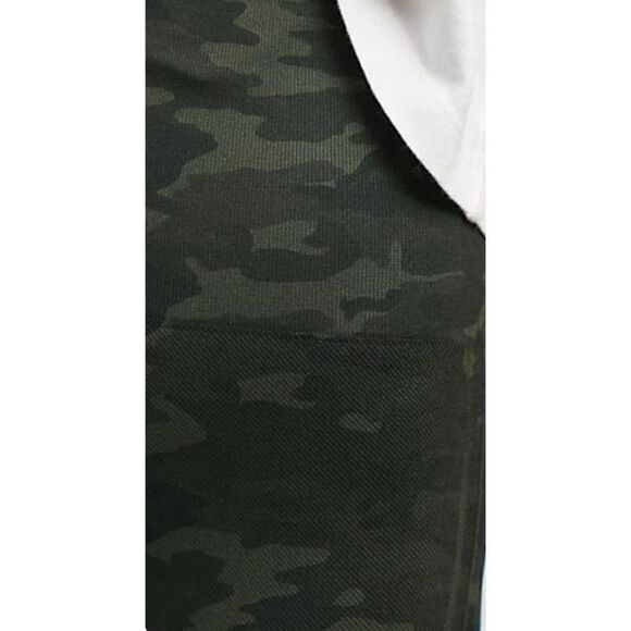 SPANX Look At Me Now Seamless Leggings in Camo Green Size S NWOT - Picture 3 of 6